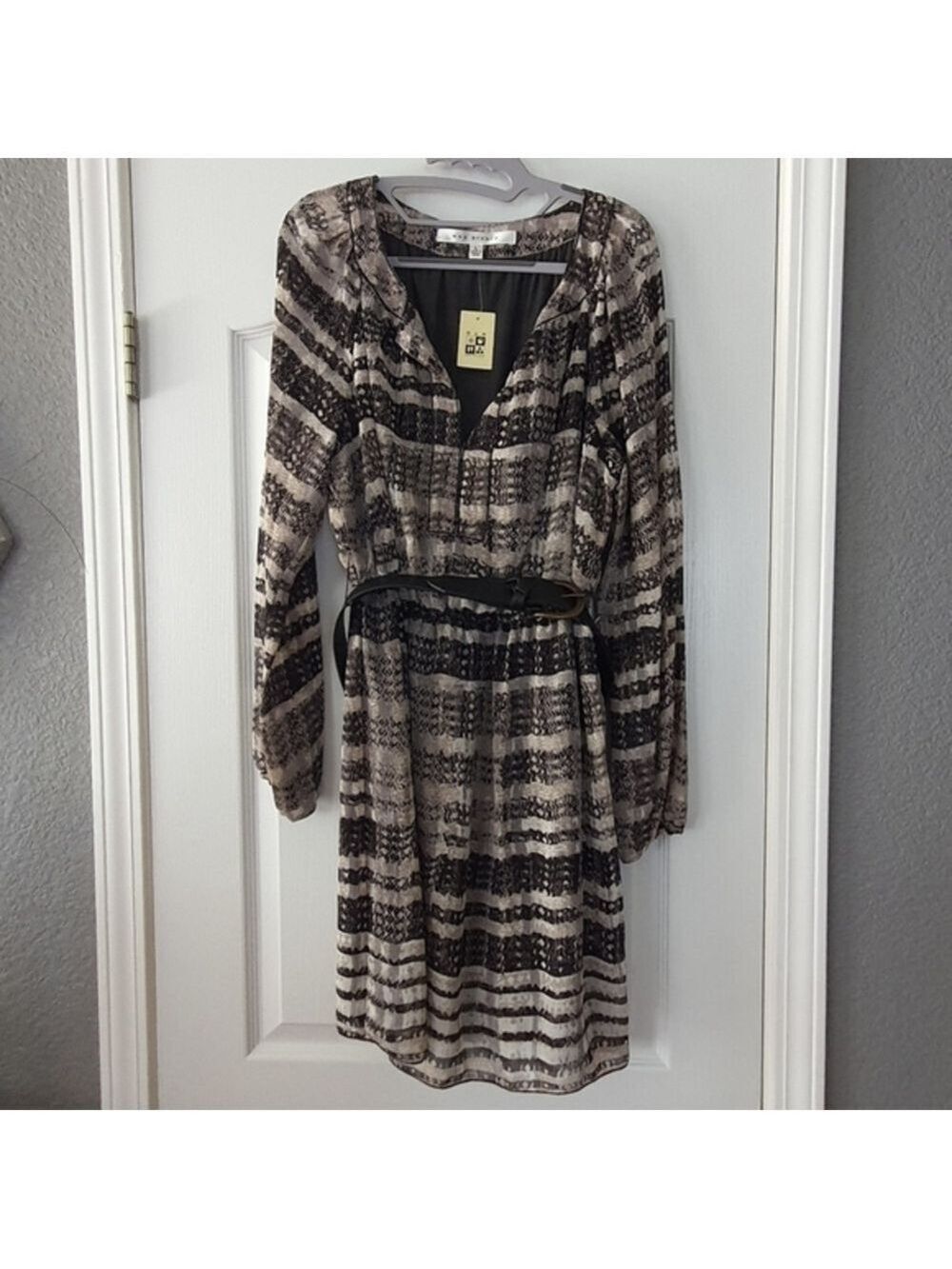 Max Studio Long Sleeve Print Dress Womens L Black Taupe Belt Waist Vneck Chiffon